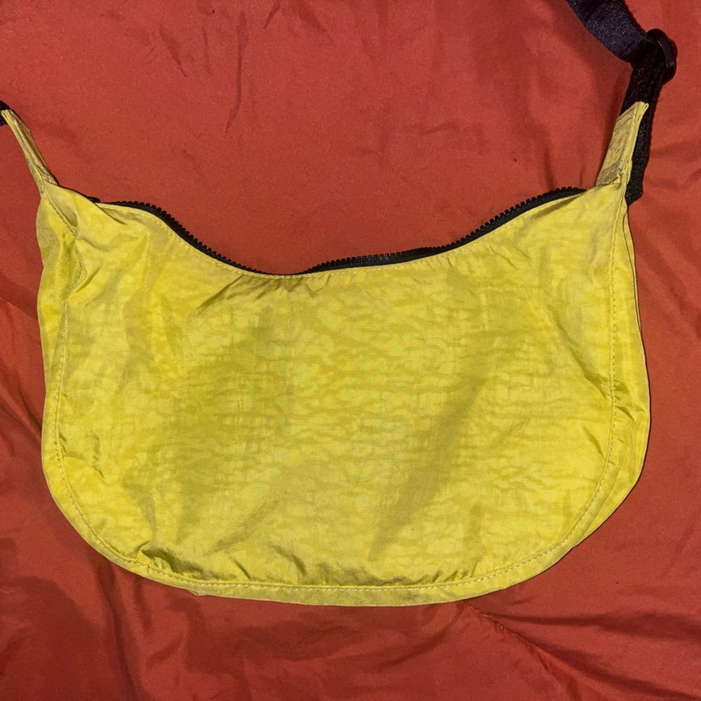 baggu sour medium crescent